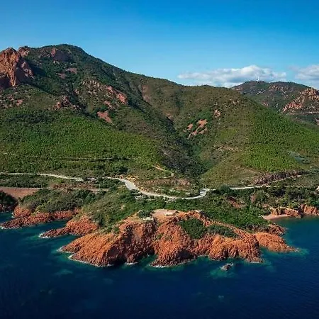 Cosy Dans L'esterel Proche شقة *