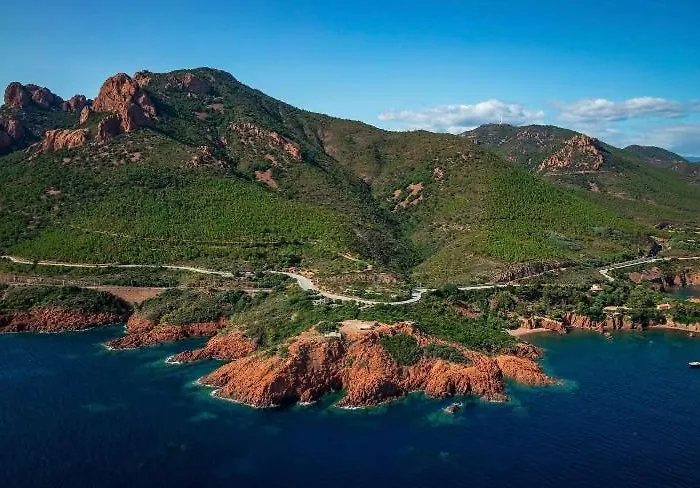 Cosy Dans L'esterel Proche شقة *