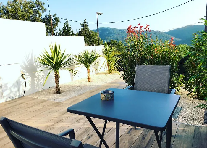 Cosy Dans L'esterel Proche شقة