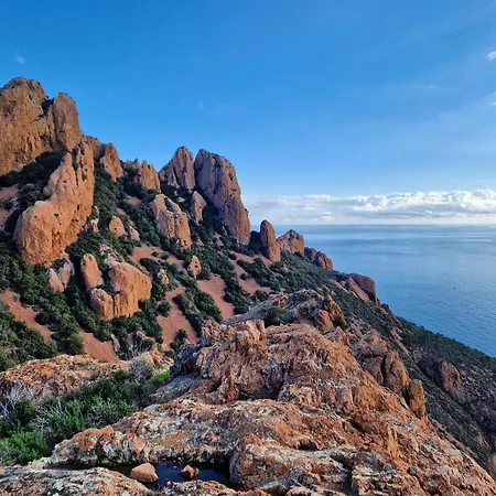 Cosy Dans L’esterel Proche Saint-Jean-de-l'Esterel