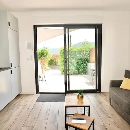 Cosy Dans L'esterel Proche